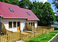 Domki nad jeziorem (vakantiehuisjes)