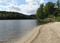 Domki nad jeziorem (vakantiehuisjes)